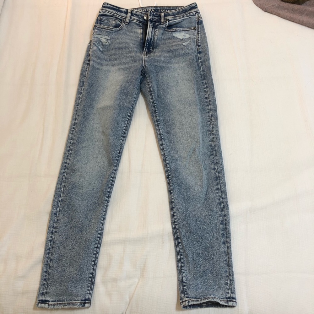 American Eagle mom jean